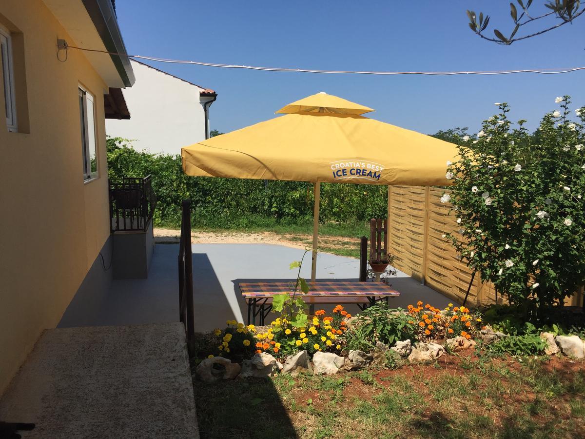 Apartments & Rooms Buoni Amici Murine Exterior foto